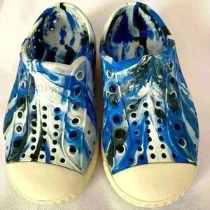 Native Shoes Kids Water Shoes in Blue and White